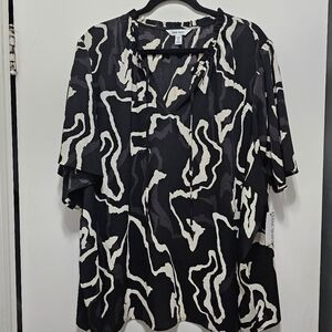 Women's Plus Size Nine West Blouse. Size 4X. NWT.